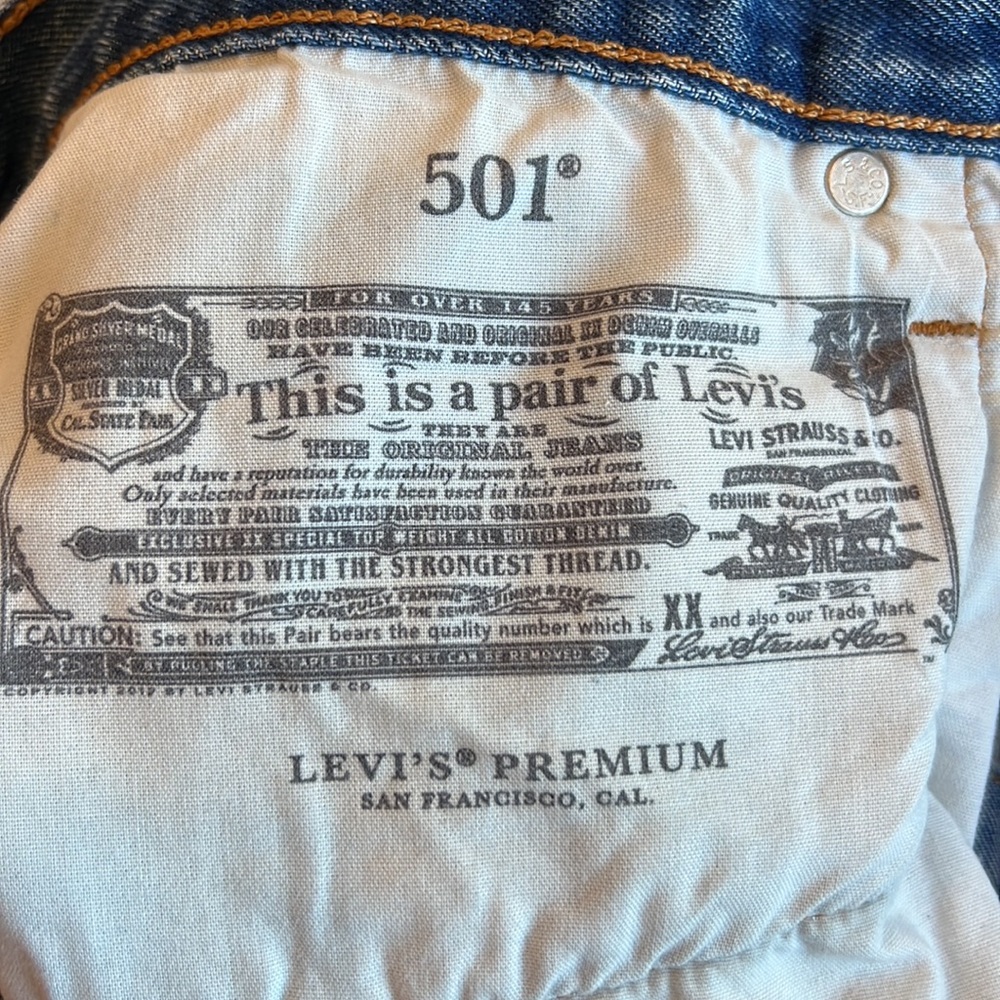 LEVI’S PREMIUM 501® ‘90S WOMEN'S JEANS - Destructed Indigo - Medium Wash - Picture 14 of 16
